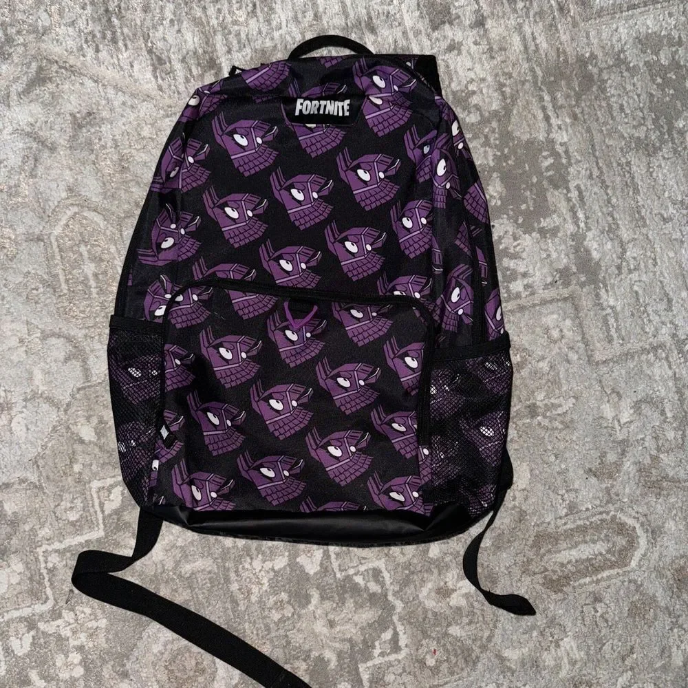 Fortnite‎ Black Backpack